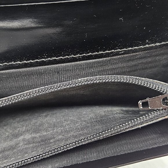 GG Interlocking G Vernis BiFold Long Wallet - Picture 12 of 15